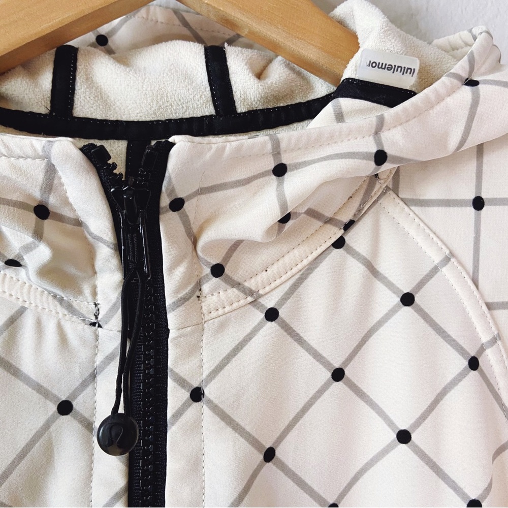 lululemon athletica Cream Grid-Print Hooded Jacket with Black Trim - Picture 7 of 13